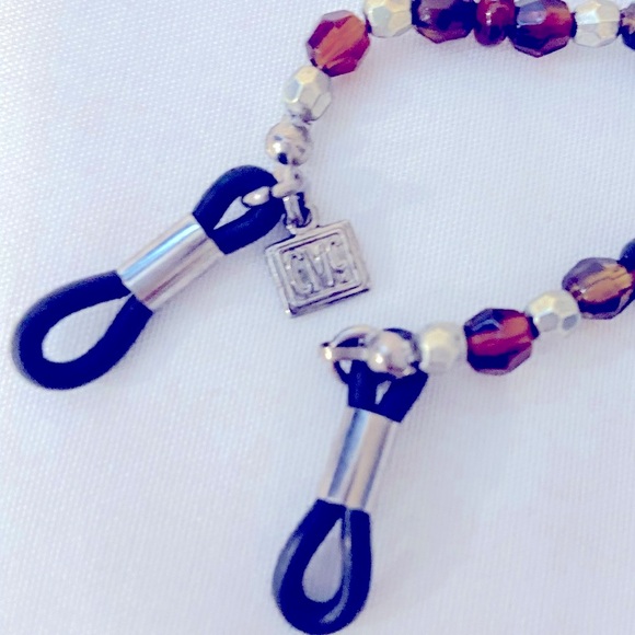 CORINNE McCORMACK BEADED EYEGLASSES HOLDER - Picture 3 of 3